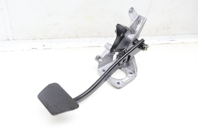 Brake Pedal Assembly 35112229128 — Used (SKU 622094)