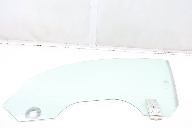 Door Window Glass 51337198299 — Used (SKU 621948)