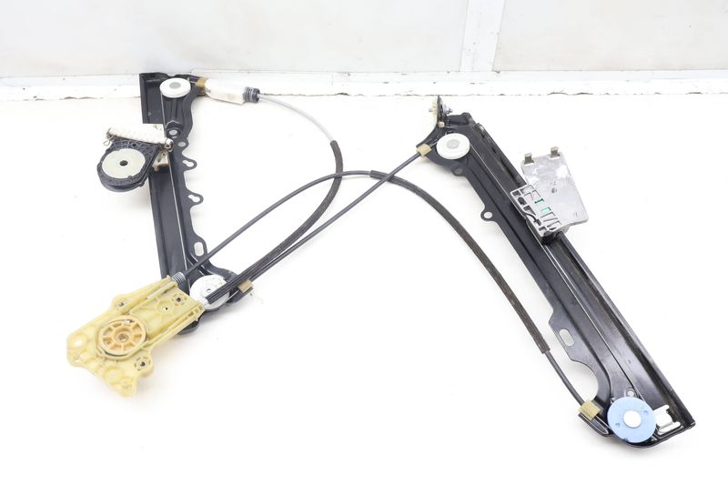 Window Regulator 51337198304 — Used (SKU 622106)