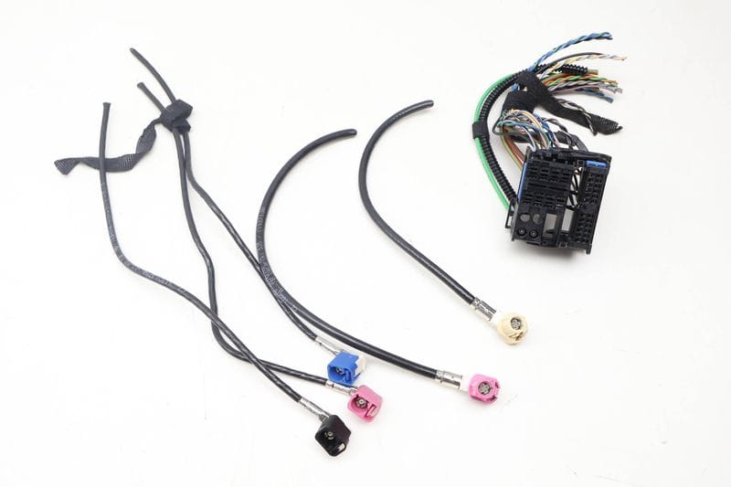 Iboc Radio Tuner / Receiver Module Wiring Connector Set — Used (SKU 621974)