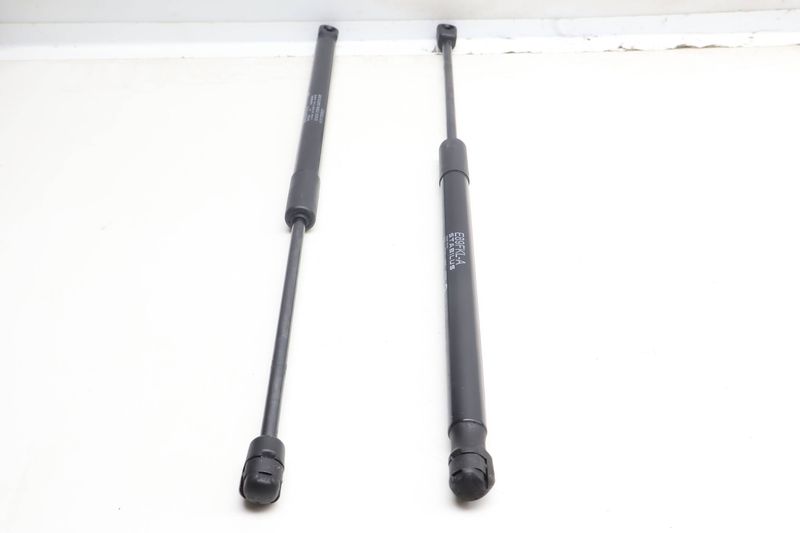 Hood Strut / Shock Set 51237285823 — Used (SKU 622102)