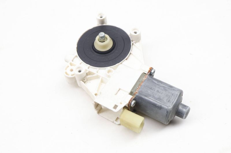Window Lifter Motor 67627046033 — Used (SKU 622064)