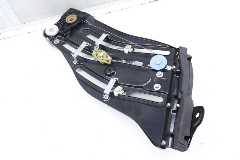 Quarter Panel Window Regulator 51377198308 — Used (SKU 622108)
