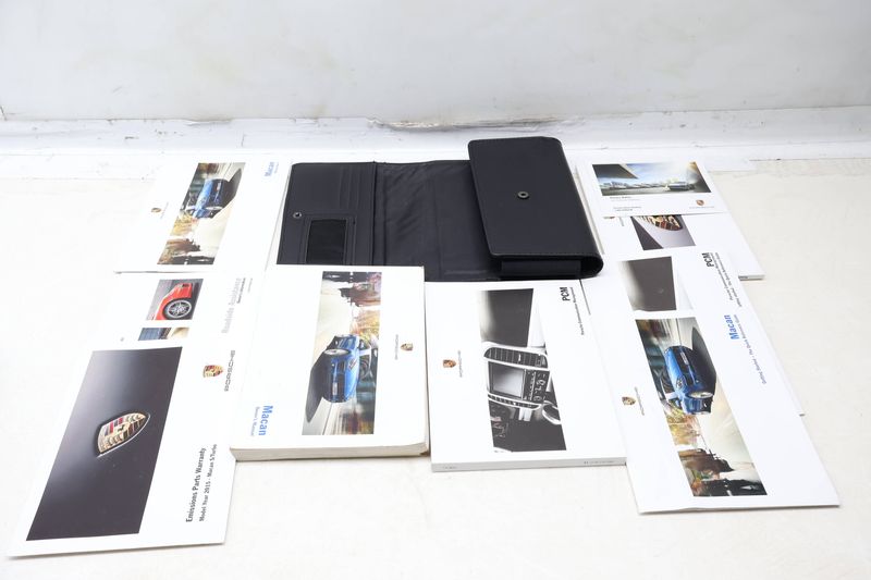 2015 Owners Manual (MACAN) — Used (SKU 657357)