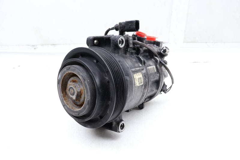 AC Compressor 95B260805B — Used (SKU 657524)