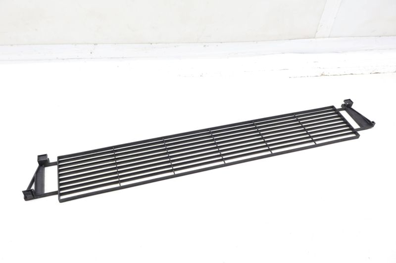 AC Condenser Grille 95B820746A — Used (SKU 730394)