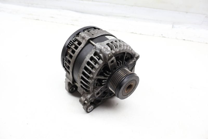 Alternator / Generator (220 AMP) 7PP903016A — Used (SKU 711024)