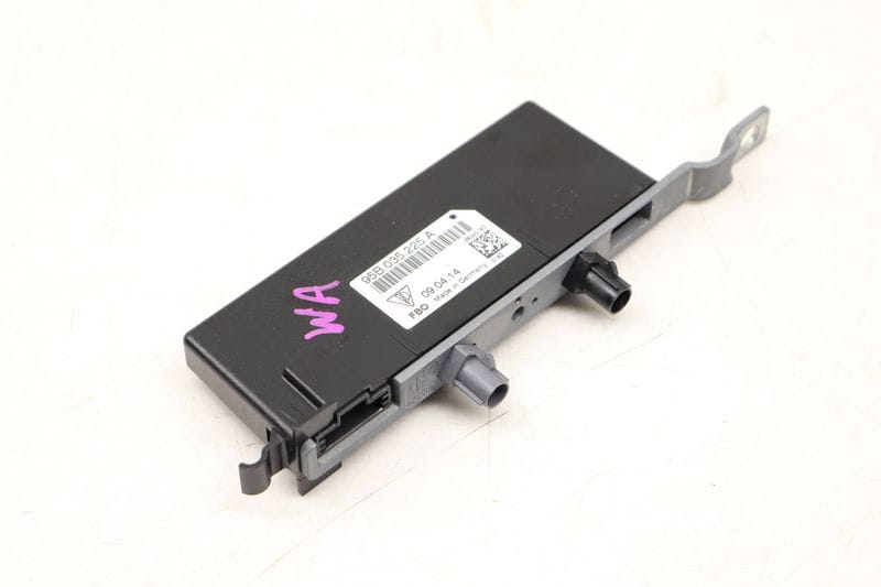 Antenna Booster 95B035225A — Used (SKU 487195)