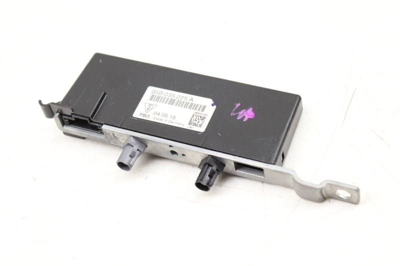 Antenna Booster 95B035225A — Used (SKU 508867)