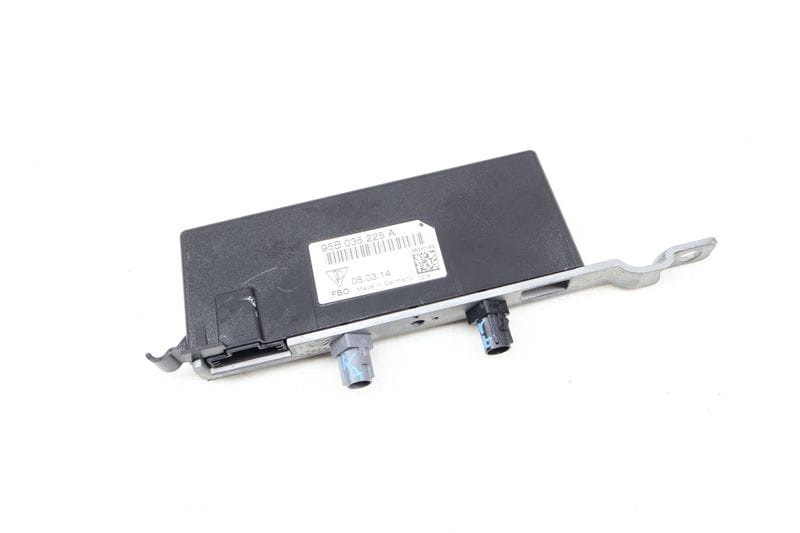 Antenna Booster 95B035225A — Used (SKU 640997)