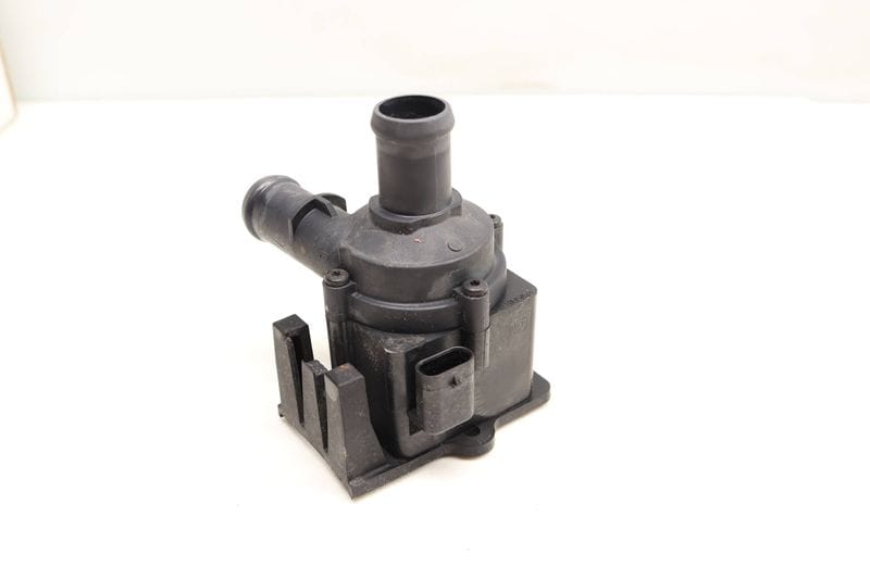 Auxiliary Water / Coolant Pump 06H121601M — Used (SKU 487387)