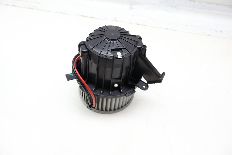 Blower Motor / Fan 8T1820021 — Used (SKU 711025)