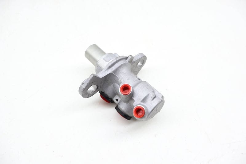 Brake Master Cylinder 4M0611021D — Used (SKU 710976)
