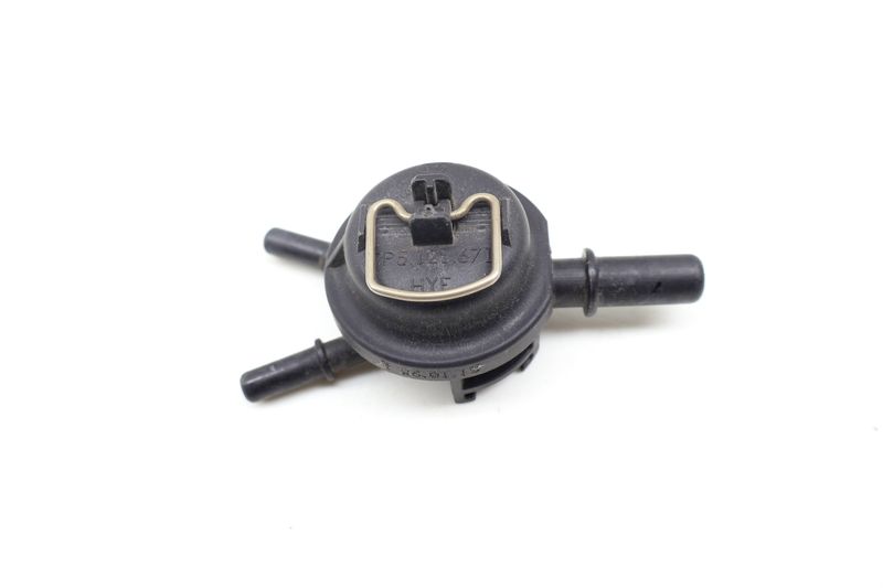 Coolant Bleeder Valve 7P5121671 — Used (SKU 710796)