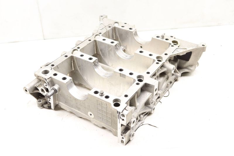 Crankshaft Housing / Lower Engine Block 94610100130 — Used (SKU 504098)