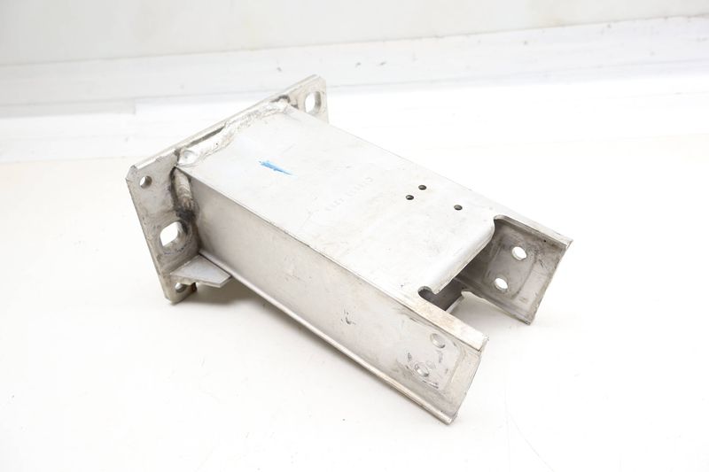 Bumper Shock / Impact Beam 8R0807133A — Used (SKU 730400)