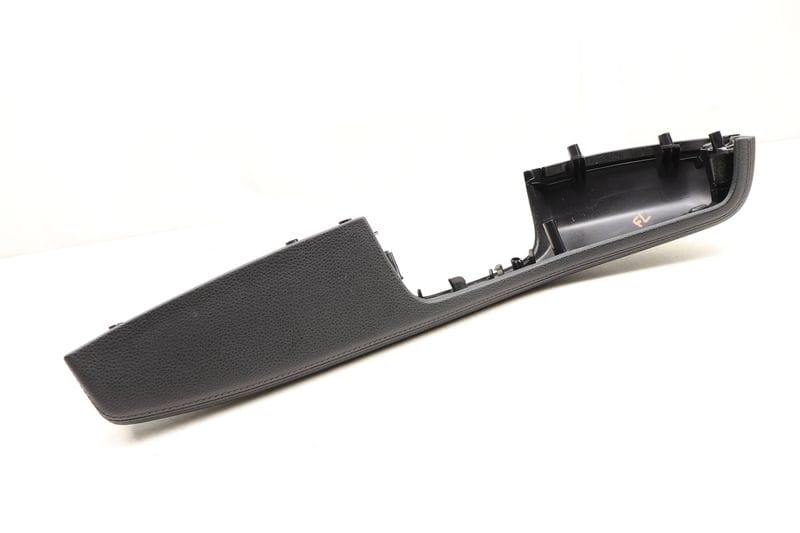 Door Panel Armrest  / Arm Rest 95B867173 — Used (SKU 537596)