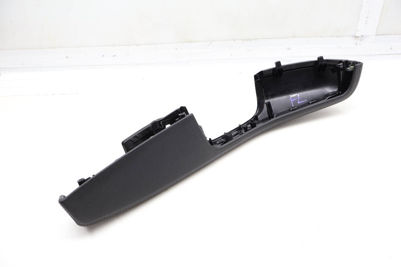 Door Panel Armrest  / Arm Rest 95B867173 — Used (SKU 730083)