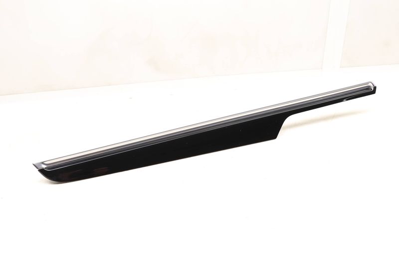 Door Panel Trim / Molding 95B867409D — Used (SKU 537611)