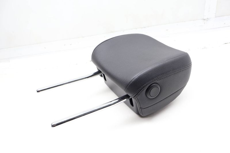 Headrest / Head Rest 95B881901AF — Used (SKU 730064)