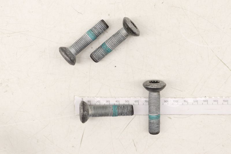 Spindle / Wheel Bearing Screw Bolt Set (4) WHT000237B — Used (SKU 482689)