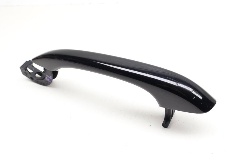 Exterior Door Handle
 95B837205 — Used (SKU 730146)
