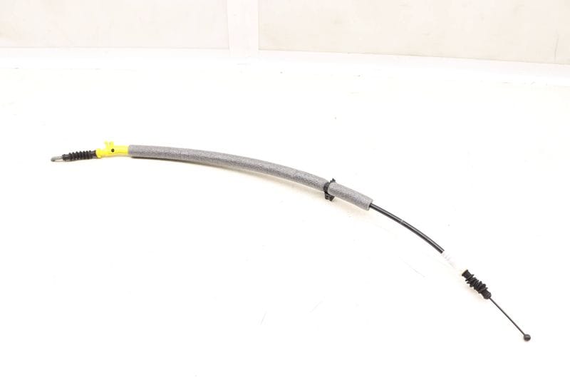 Exterior Door Handle Bowden Cable 95B837017 — Used (SKU 537549)