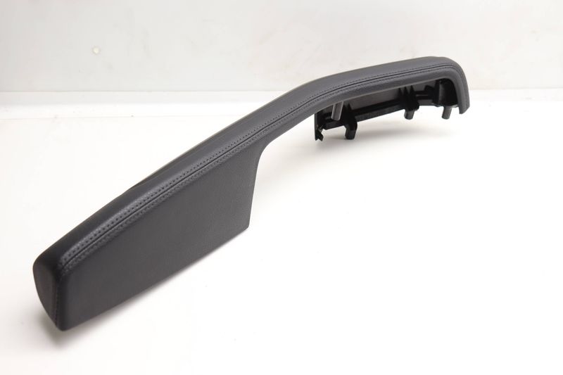 Door Panel Armrest / Arm Rest 95B867174 — Used (SKU 576020)
