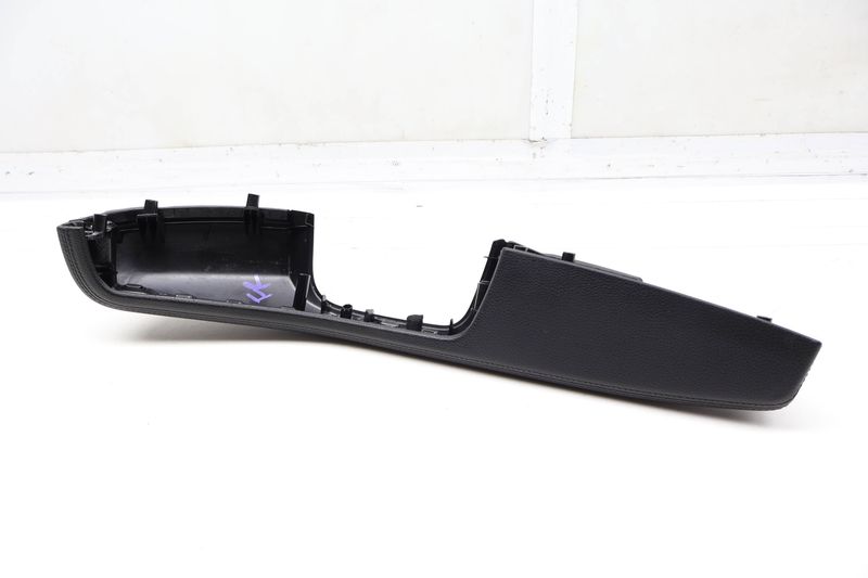 Door Panel Armrest / Arm Rest 95B867174 — Used (SKU 730084)