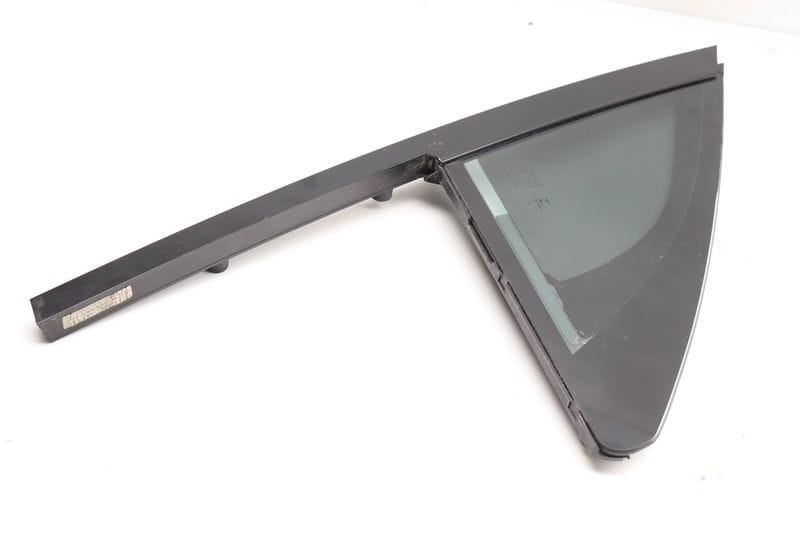 Side Door Window Glass 95B845114 — Used (SKU 576375)