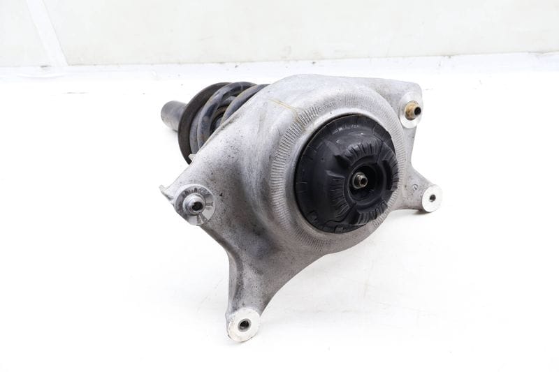Strut / Spring Assembly 95B413031E — Used (SKU 657554)