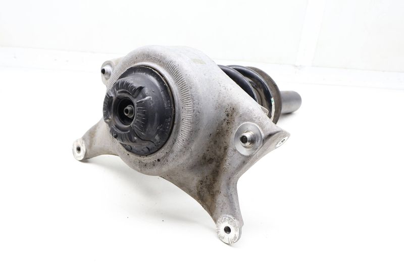 Strut / Spring Assembly 95B413031E — Used (SKU 730443)