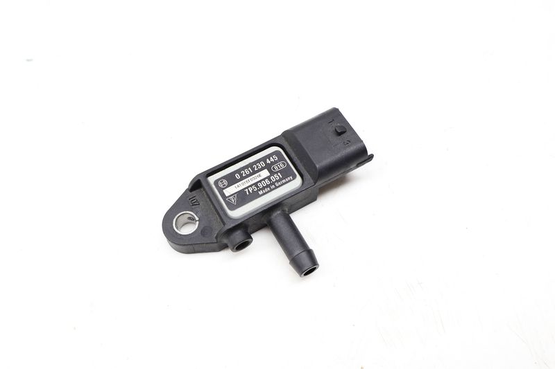 Fuel Pressure Sensor 7P5906051 — Used (SKU 730265)