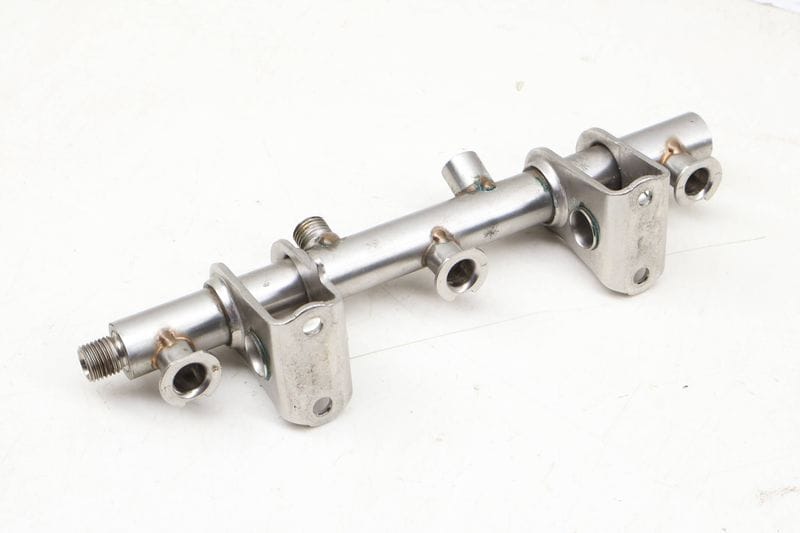 Fuel Rail 94611011800 — Used (SKU 635298)