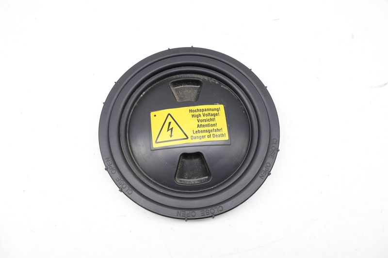 Headlight Bulb Cover / Cap 95B941363 — Used (SKU 730304)