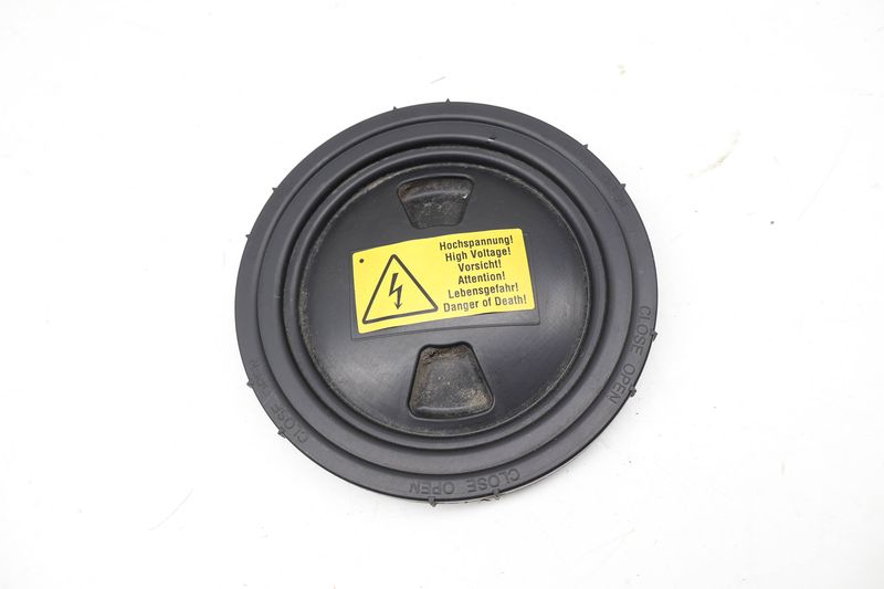 Headlight Bulb Cover / Cap 95B941363 — Used (SKU 730305)