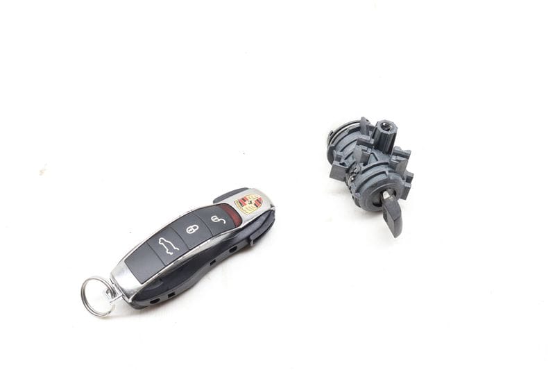 Lock Switch / Cylinder w/ Key 95B898375E — Used (SKU 657638)