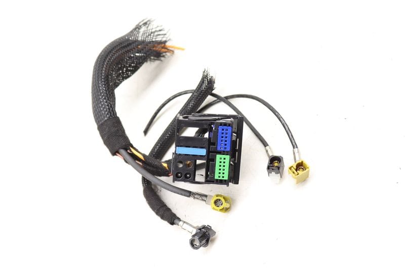 Radio / Stereo / Navigation Unit Wiring Connector / Pigtail — Used (SKU 503745)