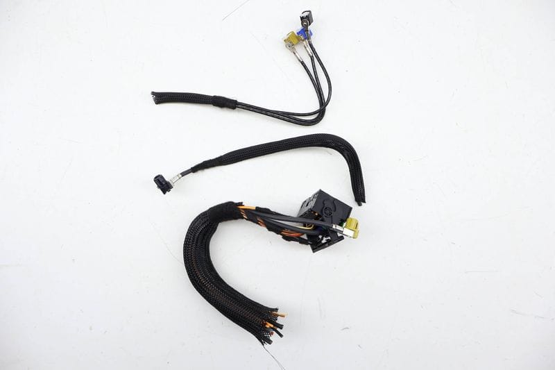 Radio / Stereo / Navigation Unit Wiring Connector / Pigtail — Used (SKU 710910)