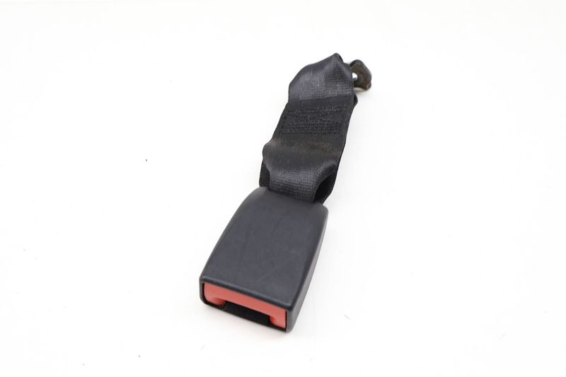 Center Seat Belt Buckle / Receiver 95B857740 — Used (SKU 730119)
