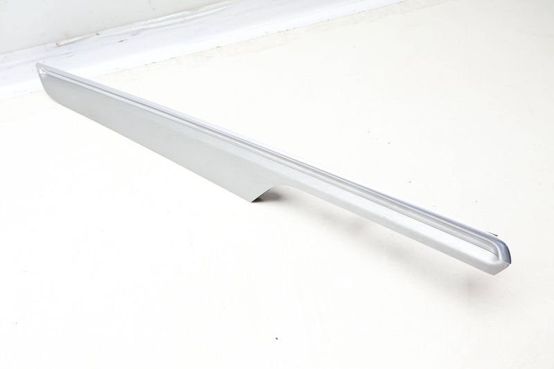 Door Panel Trim / Molding 95B867061E — Used (SKU 640895)