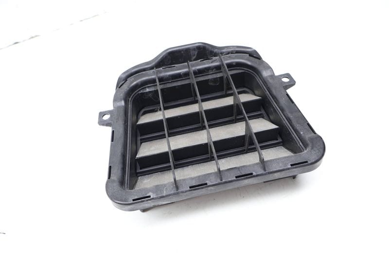 Quarter Panel Vent Insert 8K0819181B — Used (SKU 730367)