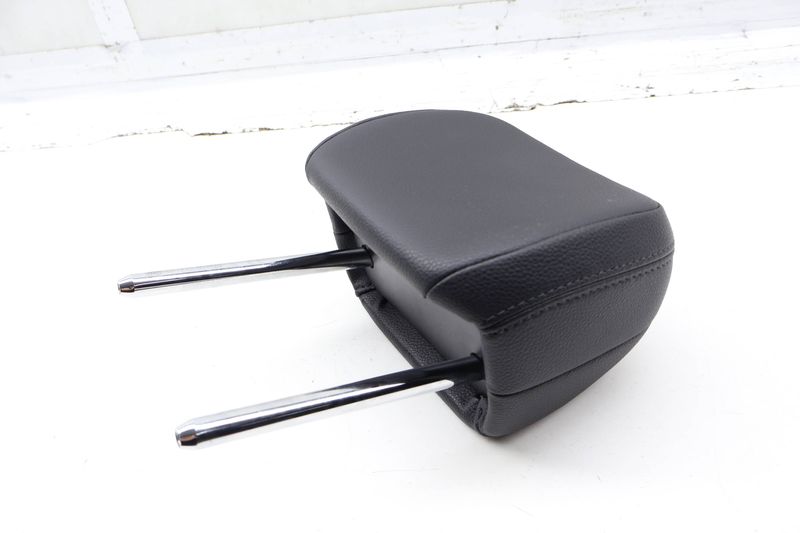 Seat Headrest / Head Rest (OUTER) 95B885901 — Used (SKU 730067)