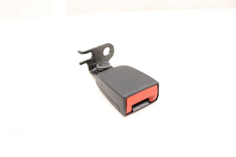 Seat Belt Buckle / Receiver 95B857753 — Used (SKU 537594)