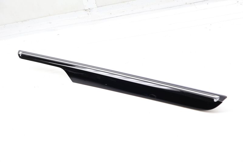 Door Panel Trim / Molding 95B867062D — Used (SKU 730111)