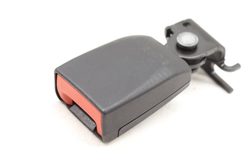 Seat Belt Buckle / Receiver 95B857754 — Used (SKU 509112)