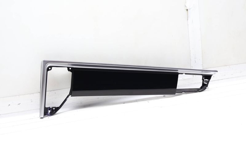 Dash Trim / Bezel 95B857224M — Used (SKU 730107)