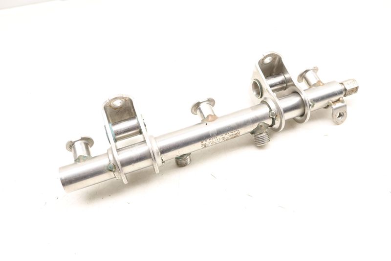 Fuel Rail 94611011700 — Used (SKU 487605)