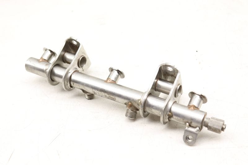 Fuel Rail 94611011700 — Used (SKU 504054)