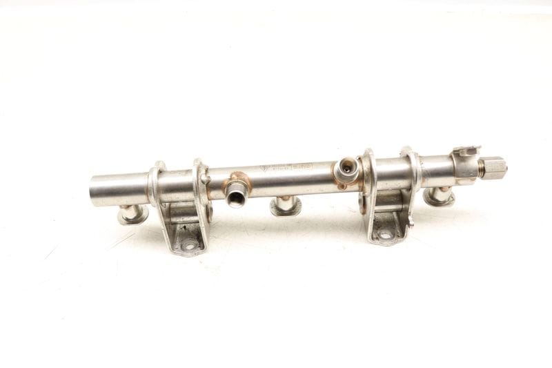 Fuel Rail 94611011700 — Used (SKU 537768)